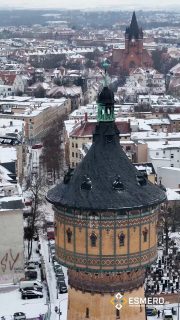 🌨️ Wenn Schnee fällt, verändert sich Halle sofort.
❄️ Geräusche werden leiser, Bewegungen langsamer.
🤍 Die Stadt wirkt aufgeräumt, ruhig und irgendwie entspannter als sonst.
✨ Kein Ausnahmezustand – einfach ein Wintertag, der hängen bleibt.
.
#halle #hallesaale #saalestadt #winter #schnee #schneefall #winterstimmung #winterruhe #tiefelli #sachsenanhalt #stadtliebe #stadtansicht #whitecity #wintermodus #ruhe #entschleunigung #kalttaberschön #wintertage #snowvibes #wintermood #urbanwinter #stillmomente #winterzauber #deutschland #saale #atmosphäre #leisemomente #citywinter #reel #coldvibes