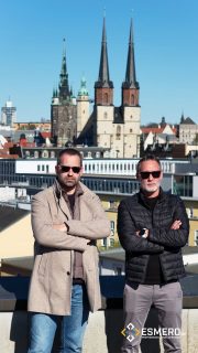 Hoch über den Dächern von Halle entstehen die besten Ideen.
Gemeinsan haben wir heute den Blick nach vorn gerichtet – neue Projekte, neue Perspektiven… und vielleicht auch ein paar spektakuläre Momente im Sommer erwarten euch. 👀💥
Brückenspringen wieder in Halle? Sagen wir mal so: Bleibt dran.

#halle #hallesaale #saalestadt #mitteldeutschland #sachsenanhalt

@welsandreas