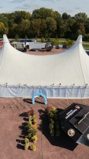 🍻🎡 Wir waren heute nochmal auf dem Oktoberfest-Gelände in Halle unterwegs und haben kurz vor der Eröffnung einen aktuellen Blick auf den Aufbau geworfen. Hier und da wurde noch geschraubt, aufgebaut und vorbereitet – aber man merkt schon deutlich: Gleich geht’s los! 🥨🎶✨

Die Vorfreude steigt, das Festgelände nimmt endgültig Gestalt an und wir sind gespannt auf die kommenden Tage. 🙌🍺

Wer ist dieses Jahr beim Oktoberfest Halle mit dabei? 😃

#OktoberfestHalle #HalleschesOktoberfest #HalleSaale #Halle #Oktoberfest Wiesn WiesnFeeling OktoberfestFeeling Festzelt Volksfest HalleEvents EventHalle PartyInHalle SachsenAnhalt Saale HalleLeben VisitHalle HalleErleben Vorfreude BaldGehtsLos LetzteVorbereitungen Aufbau Eröffnung Partytime Wochenende FeiernInHalle Stadtleben Eventliebe Mitteldeutschland ESMERO