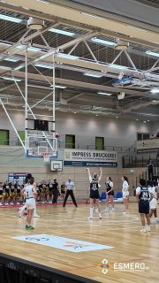 Starker Heimsieg der MBC Frauen in der SWH.arena 🔥🏀
Mit Tempo, Energie und richtig guter Teamleistung holen sich die Mädels den verdienten Sieg!
Endstand: 92:83 💪
Gegner: TK Hannover Luchse
Aktuell auf Platz 6 der DBBL – und voll im Rennen im Saisonendspurt 🚀
Wir waren wieder direkt am Court dabei und haben die Highlights eingefangen 🎥
